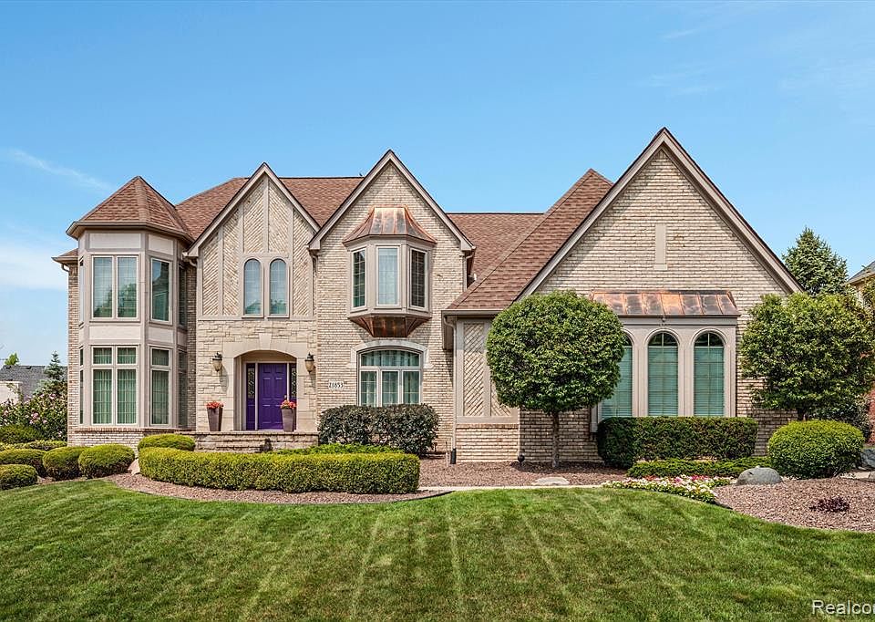 21853 Picadilly Cir, Novi, MI 48375 MLS 20230061457 Zillow