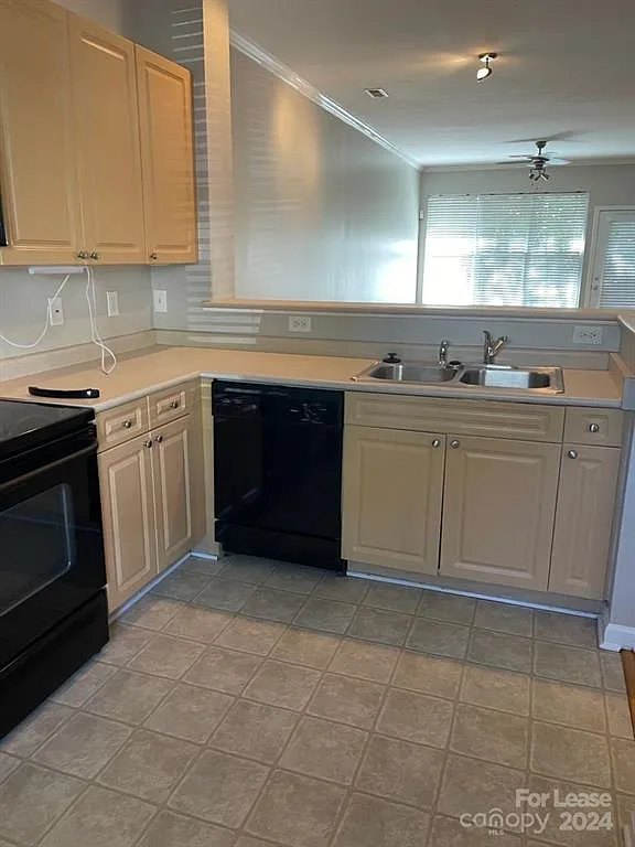 2 bed, 2.5 bath, 1319 sqft, $1,945 — Photo 3
