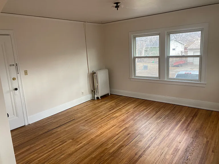 394 Cleveland Ave N #3 — Photo 4