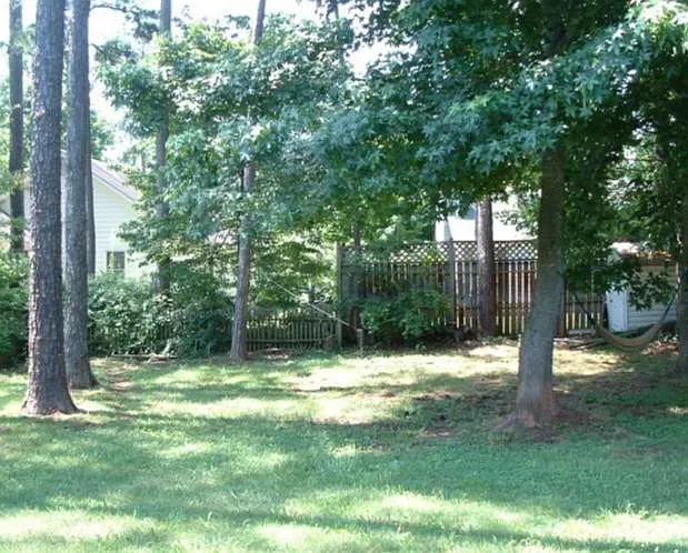 Building Photo - 190 Lea Ct
