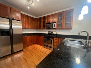 1142 W Pratt Blvd APT 1N, Chicago, IL 60626