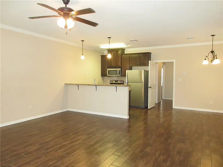 405A Ash St — Photo 2