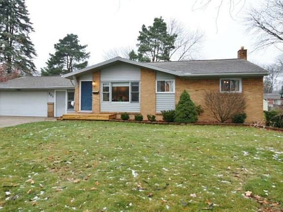 Take the sting out of winter this year by parking your car in the large two car garage. With two cars parked inside there is still room for added storage. The home has great curb appeal that is created through professional landscaping and accented by the brick and vinyl siding of the home.