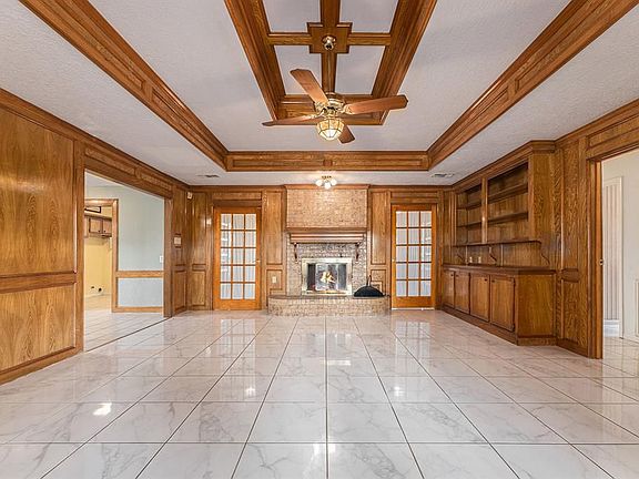 5th image of 4611 Carmel Cir