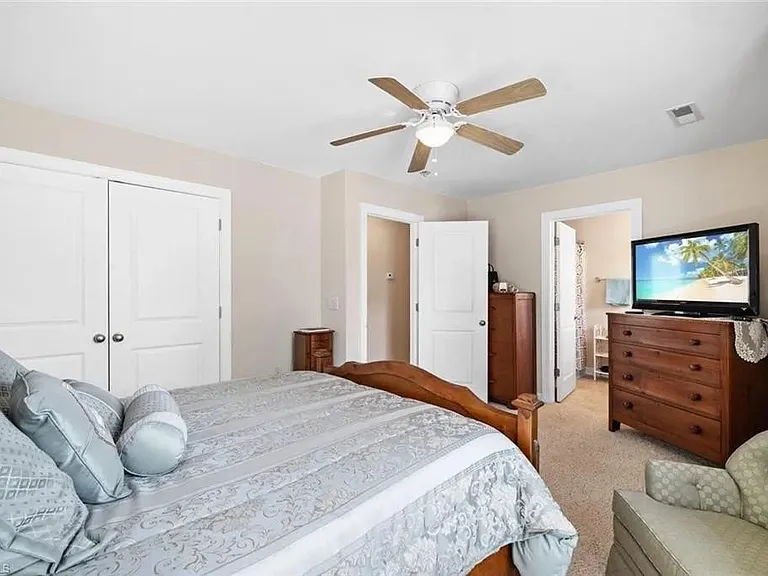 326 Summergate Dr — Photo 36