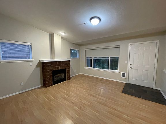 2nd image of 2151 Hammond Ave Unit D-10