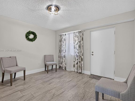 4th image of 199 SW 12th Ave APT 415B