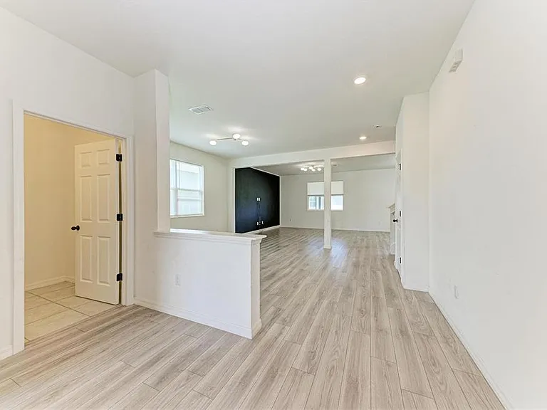 5826 143rd Ct E — Photo 4