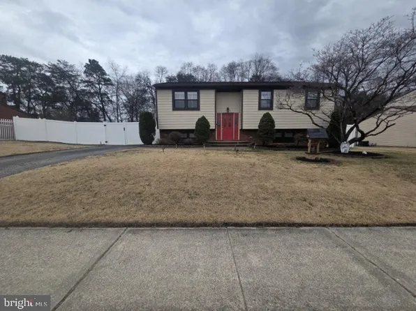 6 Dori Ct, Sicklerville, NJ 08081