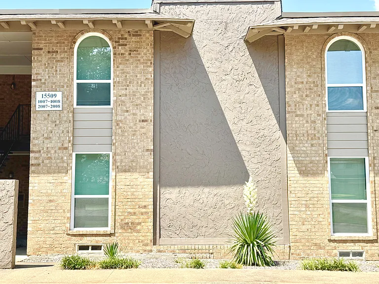 Prestonwood Hillcrest Apartments — Photo 13