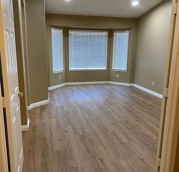 8656 W Willow Ave — Photo 1