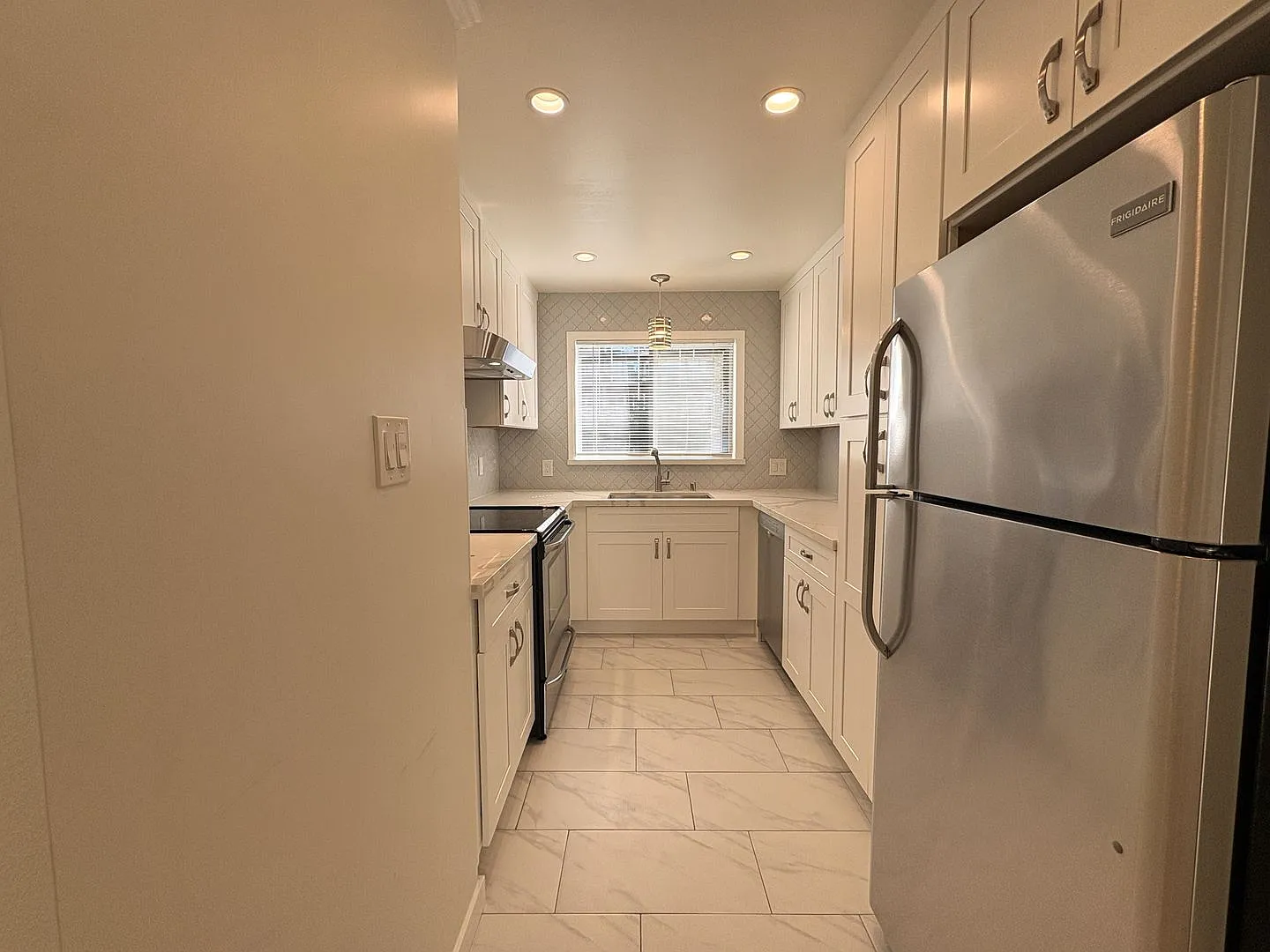 Charming 1-Bedroom Apartment Just Blocks from Downtown Palo Alto — Photo 3