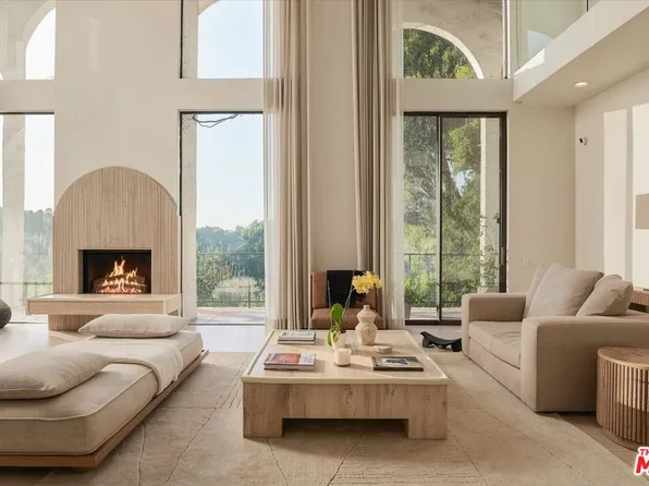 2299 Gloaming Way, Beverly Hills, CA 90210