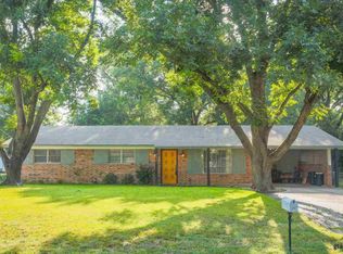 202 S Boyd St, Lindale, TX 75771