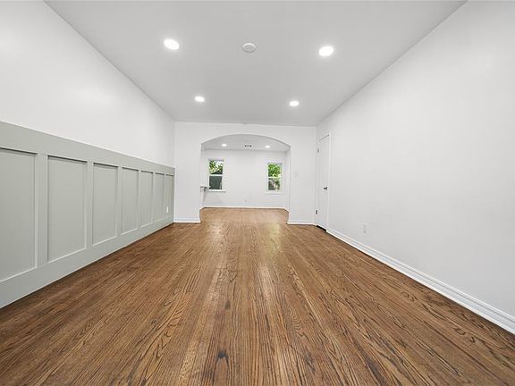 4th image of 1117 W Symmes St