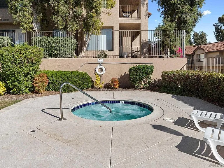 1005 Ficus Ln — Photo 17
