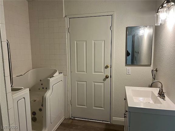 3rd image of 2108 San Jose Ave