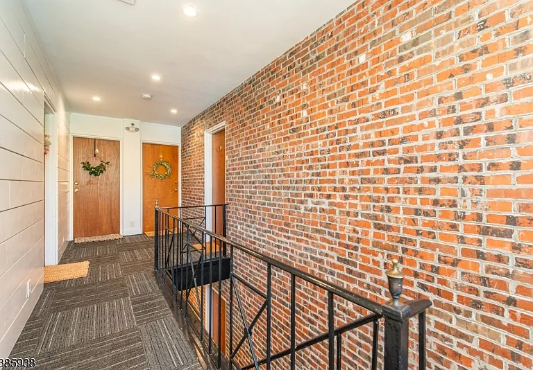 378 Claremont Ave #8 — Photo 22