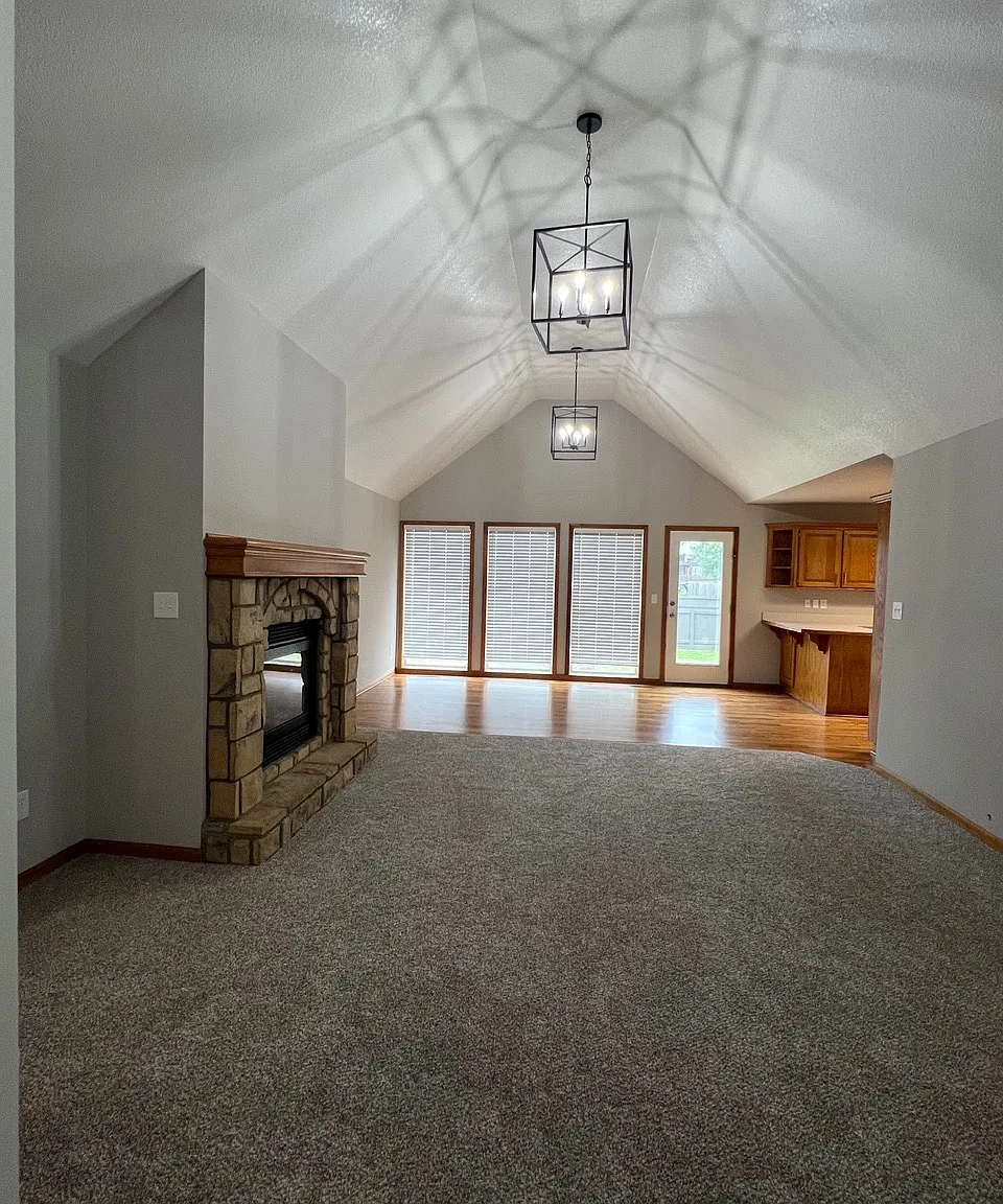 3 bed, 1582 sqft, $2,200 — Photo 4