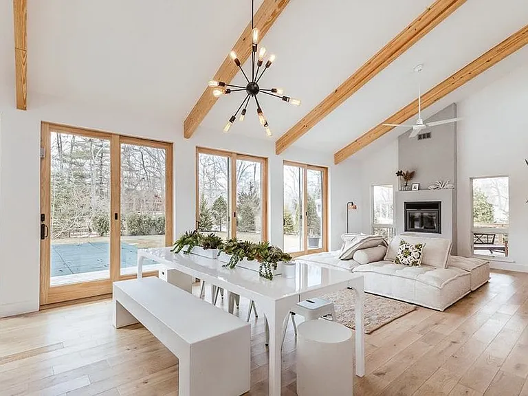 19 Renfrew Ln — Photo 4