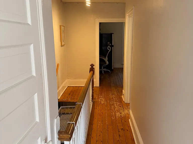230 Percy St #2 — Photo 13