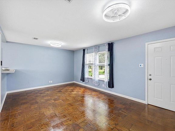5th image of 3411 Bowling Ln