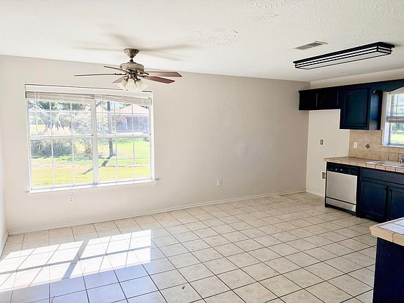4th image of 2927 Old Paris Rd
