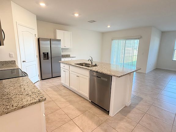 4th image of 1003 Cascade Dr