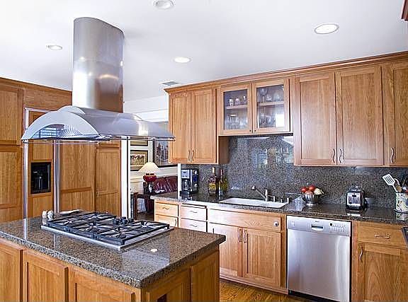 4th image of 5617 Bellevue Ave