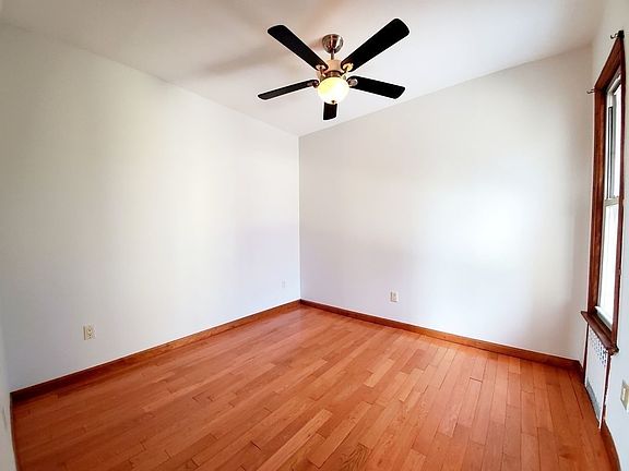 5th image of 556 17th St #2REAR