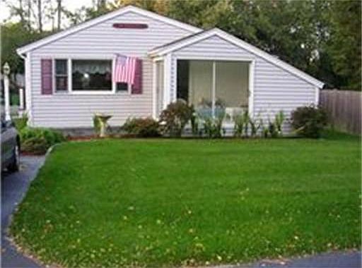 1st image of 7 Lakewood Dr