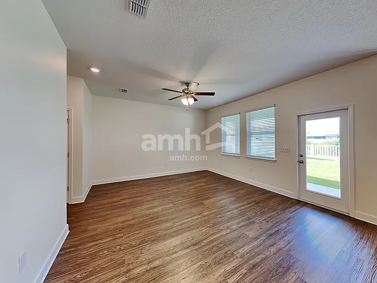 4622 Reisswood Loop — Photo 5