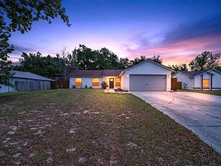 10748 Siena Dr — Photo 1