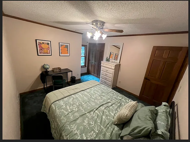 Queen Bed with shared bath
