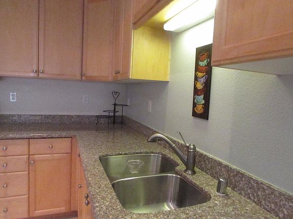 3rd image of 88 N Jackson Ave Unit 128