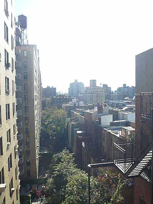 Sold by Sotheby's International Realty | media 10