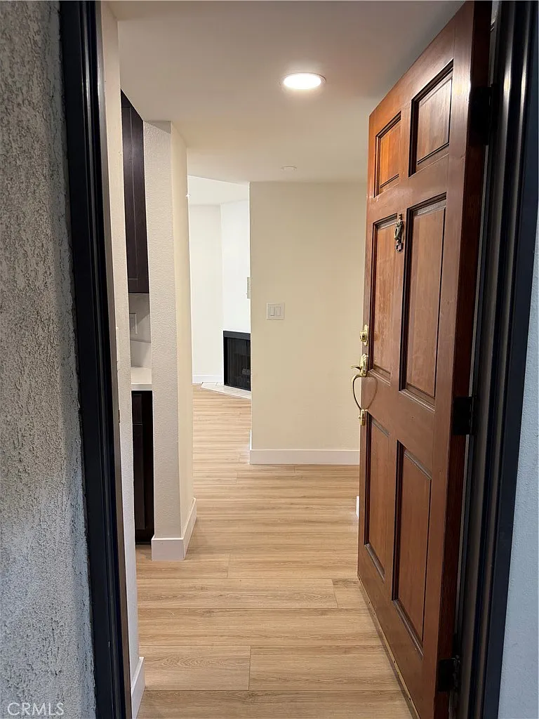2 bed, 880 sqft, $3,150 — Photo 1