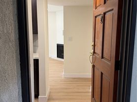 1207 N Columbus Ave, Glendale, CA