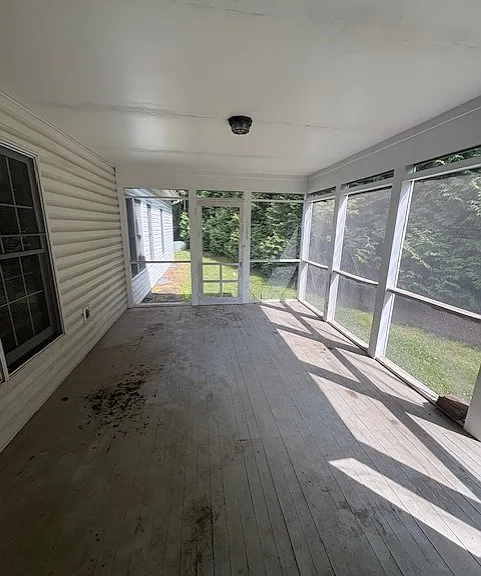 401 Greens Ct — Photo 17