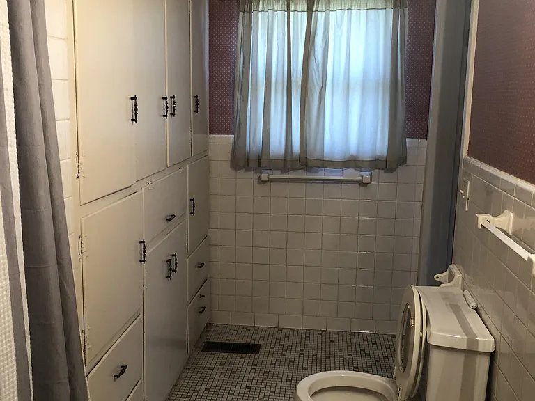 1601 N Sang Ave — Photo 11