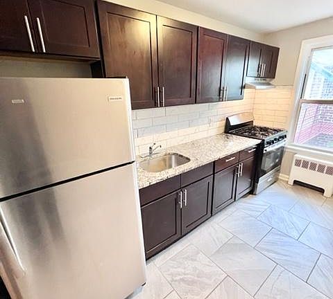 2nd image of 137 Halsted St #3C