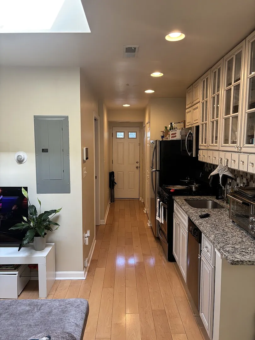 2br 2ba Unit In Ne Dc — Photo 2