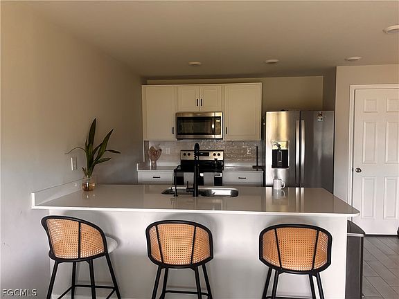 4th image of 2811 36th St SW