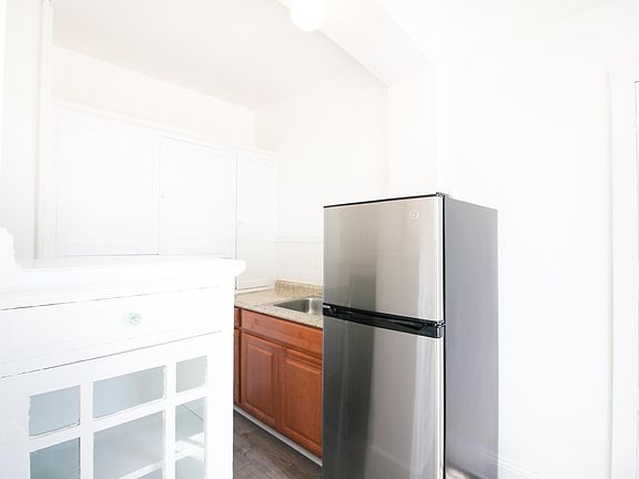 5th image of 3266 21st St #504