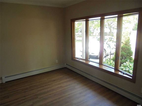 5th image of 55 Westbridge Dr