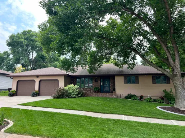 1400 Charolais Dr, Norfolk, NE 68701