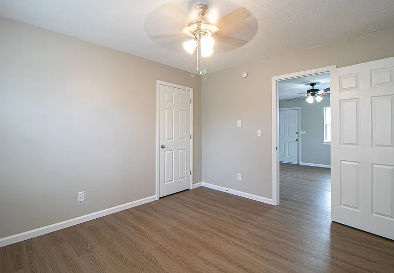 404-08 Thompsonville Ln — Photo 12