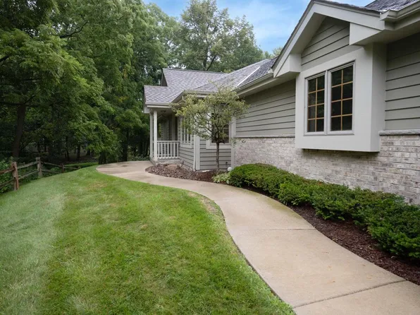 4040 South Wildcat COURT, Greenfield, WI 53228