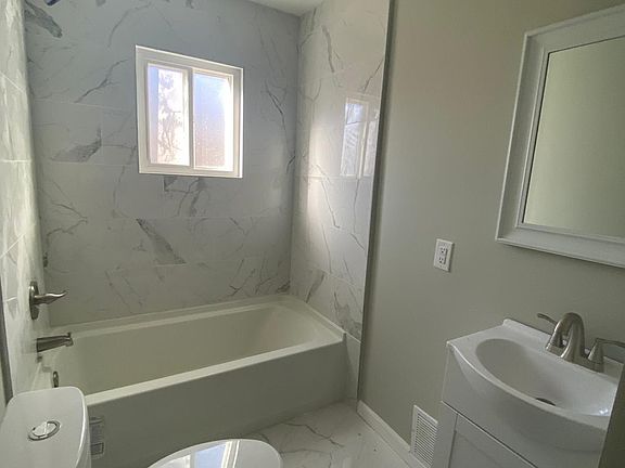 4th image of 3939 Vine Vista Pl