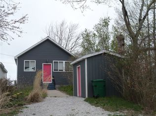 20 Cowells Beach Rd, Erie, PA 16511